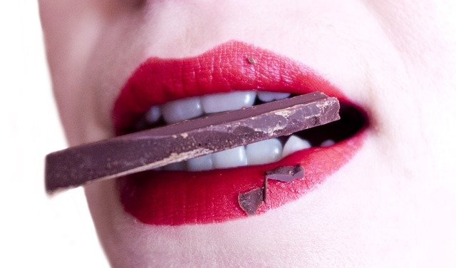 čokoláda v ústech