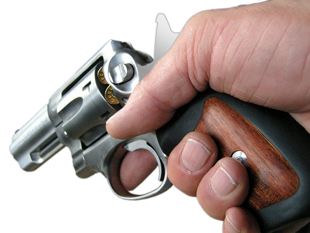 nabitý revolver